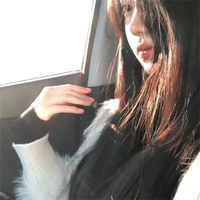 蒂拉和兰妮劫火车